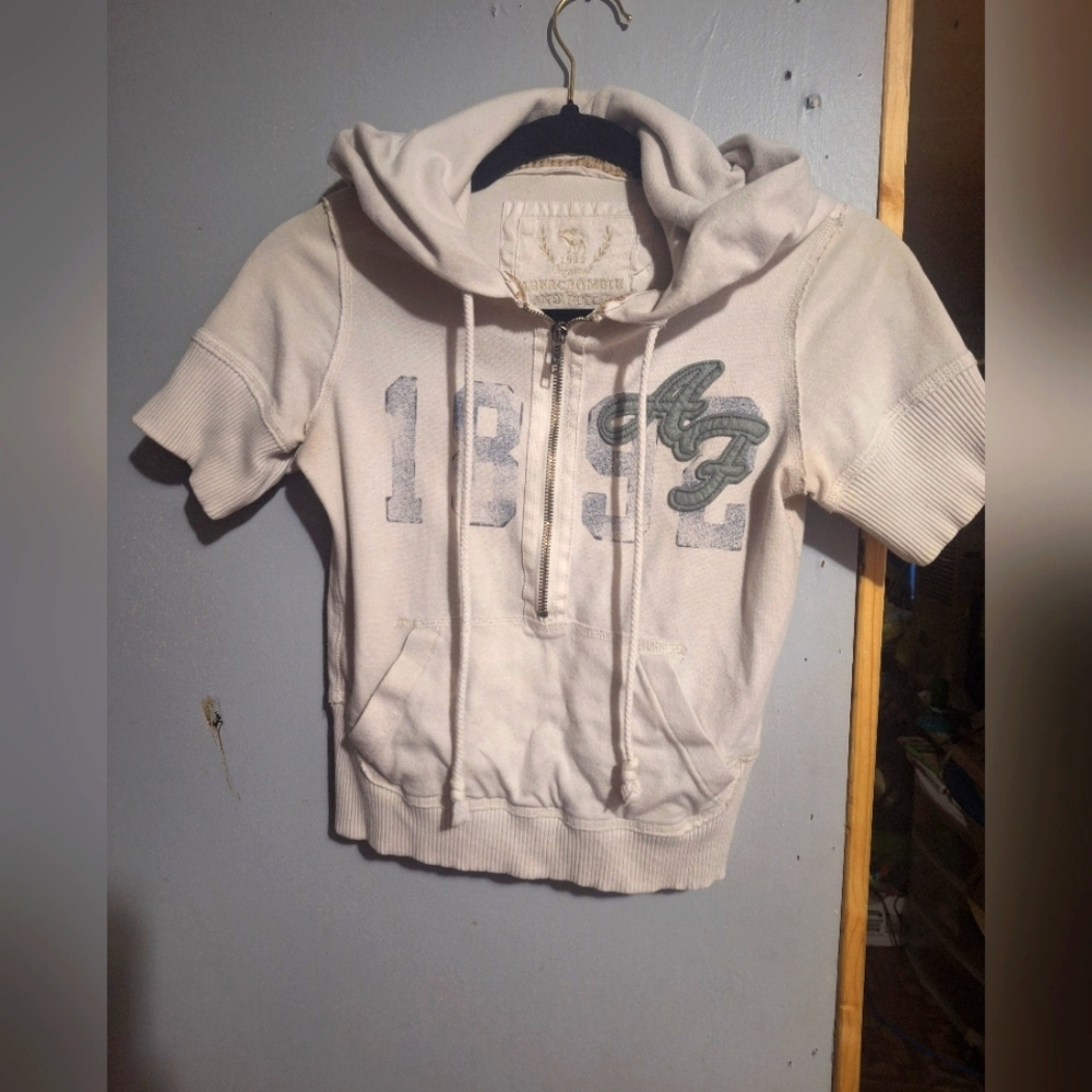 Abercrombie & Finch Sleeve-less Hoodie